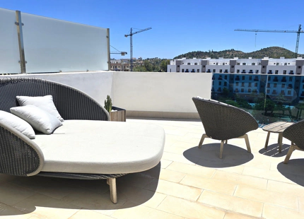 ELEGANT PENTHOUSE WITH EXPANSIVE TERRACE IN MIJAS