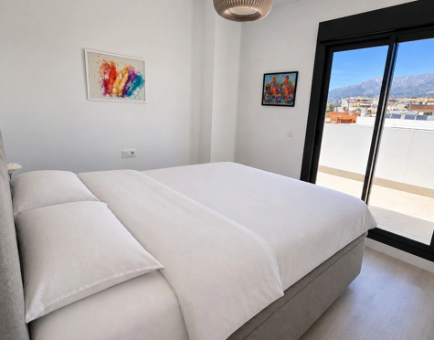 ELEGANT PENTHOUSE WITH EXPANSIVE TERRACE IN MIJAS