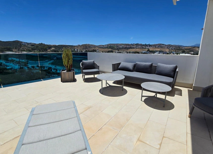 ELEGANT PENTHOUSE WITH EXPANSIVE TERRACE IN MIJAS