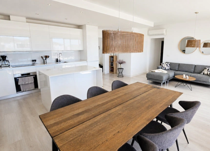 ELEGANT PENTHOUSE WITH EXPANSIVE TERRACE IN MIJAS