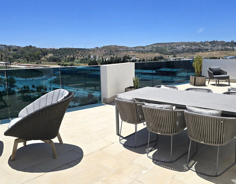 ELEGANT PENTHOUSE WITH EXPANSIVE TERRACE IN MIJAS