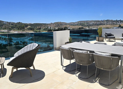 ELEGANT PENTHOUSE WITH EXPANSIVE TERRACE IN MIJAS
