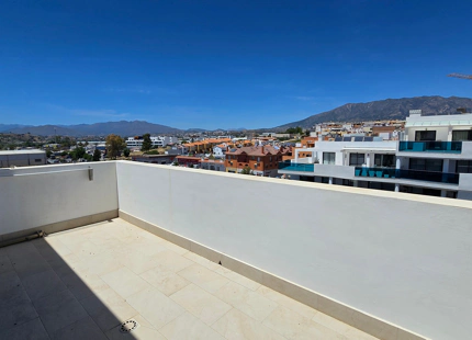 ELEGANT PENTHOUSE WITH EXPANSIVE TERRACE IN MIJAS