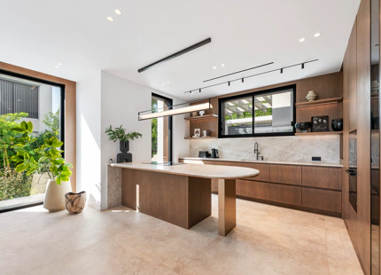 BRAND-NEW LUXURY VILLA WITH OUTSTANDING FEATURES IN MARBELLA
