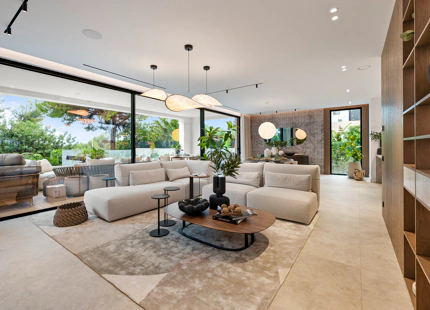 BRAND-NEW LUXURY VILLA WITH OUTSTANDING FEATURES IN MARBELLA