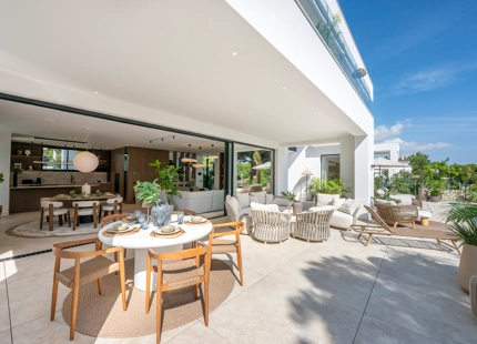 BRAND-NEW LUXURY VILLA WITH OUTSTANDING FEATURES IN MARBELLA
