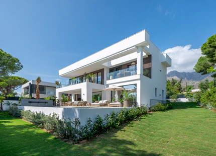 BRAND-NEW LUXURY VILLA WITH OUTSTANDING FEATURES IN MARBELLA