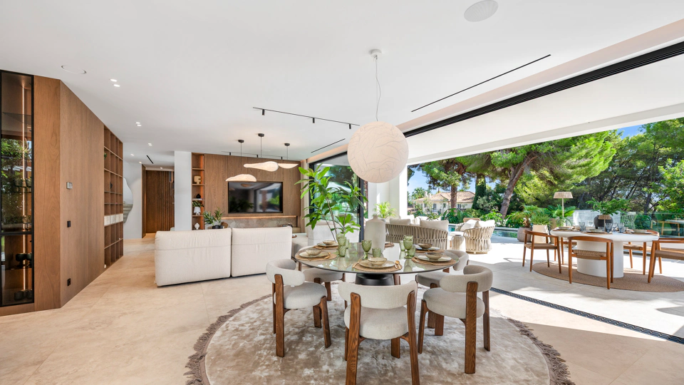 Villa for sale in Nagüeles, Marbella Golden Mile