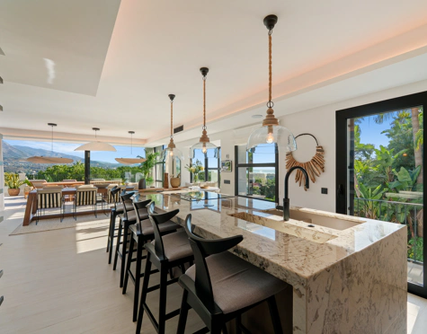 EXCEPTIONAL VILLA WITH OUTSTANDING FEATURES IN NUEVA ANDALUCÍA