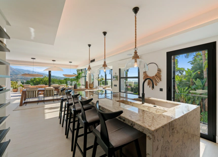 EXCEPTIONAL VILLA WITH OUTSTANDING FEATURES IN NUEVA ANDALUCÍA
