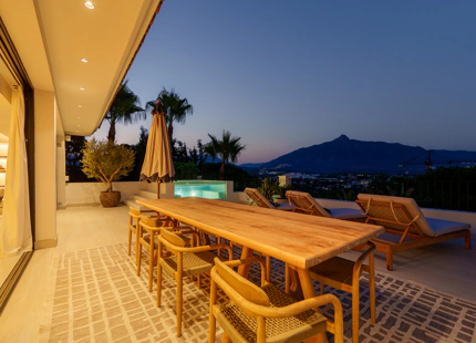 EXCEPTIONAL VILLA WITH OUTSTANDING FEATURES IN NUEVA ANDALUCÍA