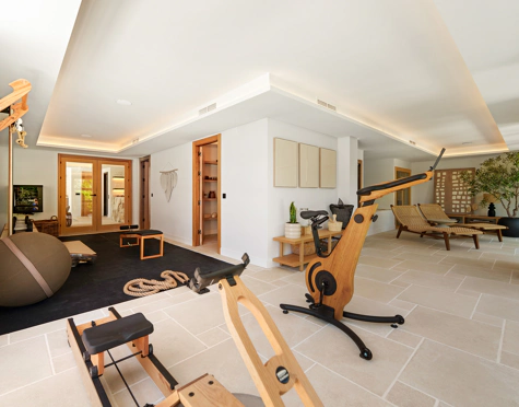 EXCEPTIONAL VILLA WITH OUTSTANDING FEATURES IN NUEVA ANDALUCÍA