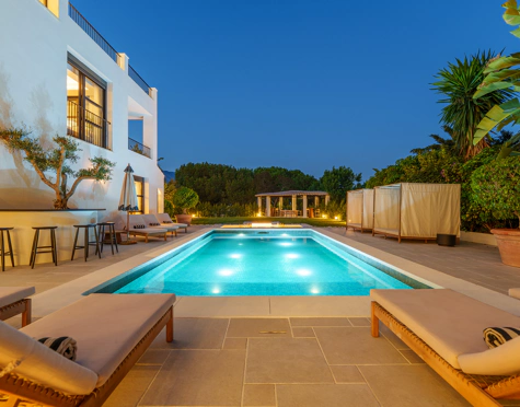 EXCEPTIONAL VILLA WITH OUTSTANDING FEATURES IN NUEVA ANDALUCÍA