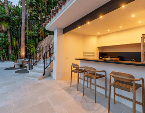 EXCEPTIONAL VILLA WITH OUTSTANDING FEATURES IN NUEVA ANDALUCÍA