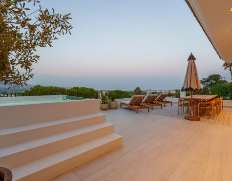 EXCEPTIONAL VILLA WITH OUTSTANDING FEATURES IN NUEVA ANDALUCÍA