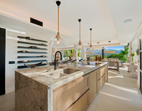EXCEPTIONAL VILLA WITH OUTSTANDING FEATURES IN NUEVA ANDALUCÍA