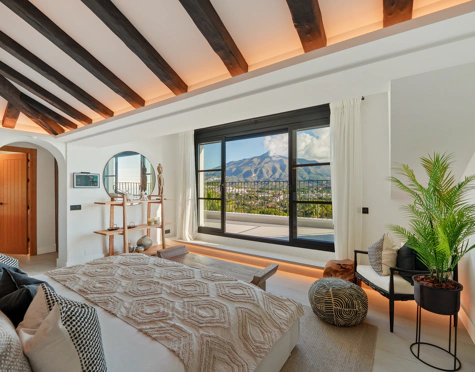 EXCEPTIONAL VILLA WITH OUTSTANDING FEATURES IN NUEVA ANDALUCÍA