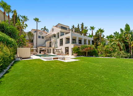 EXCEPTIONAL VILLA WITH OUTSTANDING FEATURES IN NUEVA ANDALUCÍA