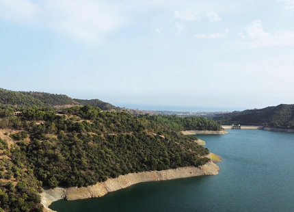 EXCEPTIONAL LAKESIDE VILLA RENOVATION OPPORTUNITY IN ISTÁN