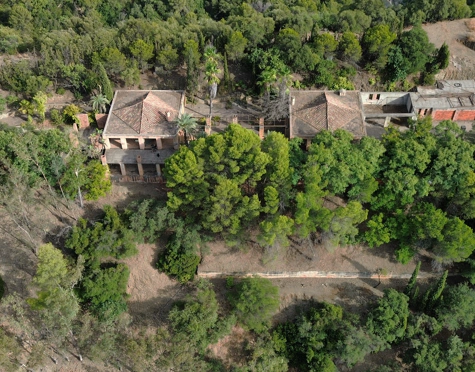 EXCEPTIONAL LAKESIDE VILLA RENOVATION OPPORTUNITY IN ISTÁN