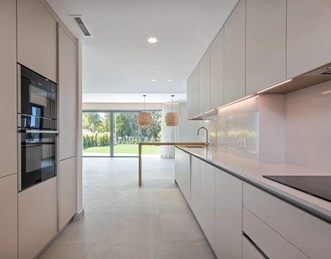 LUXURY SEMI-DETACHED VILLA IN SAN PEDRO DE ALCÁNTARA