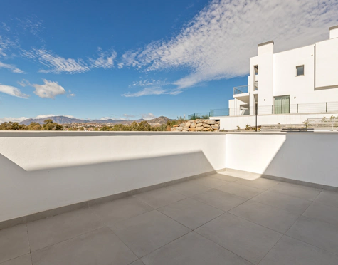 LUXURY SEMI-DETACHED VILLA IN SAN PEDRO DE ALCÁNTARA