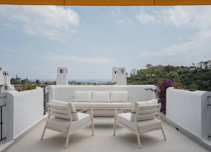 ELEGANT APARTMENT WITH PANORAMIC SEA VIEWS IN BENAHAVÍS