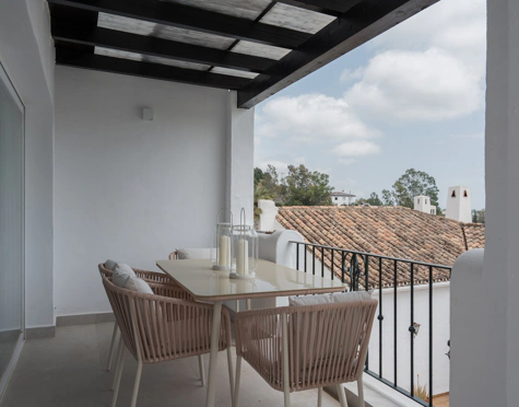 ELEGANT APARTMENT WITH PANORAMIC SEA VIEWS IN BENAHAVÍS