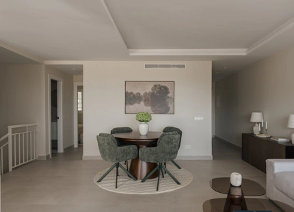 ELEGANT APARTMENT WITH PANORAMIC SEA VIEWS IN BENAHAVÍS