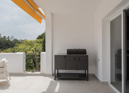 ELEGANT APARTMENT WITH PANORAMIC SEA VIEWS IN BENAHAVÍS