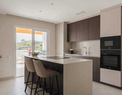 ELEGANT APARTMENT WITH PANORAMIC SEA VIEWS IN BENAHAVÍS