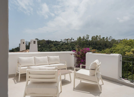 ELEGANT APARTMENT WITH PANORAMIC SEA VIEWS IN BENAHAVÍS