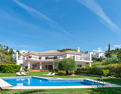 CHARMING ANDALUSIAN VILLA WITH SEA VIEWS IN EL PARAÍSO ALTO, BENAHAVÍS