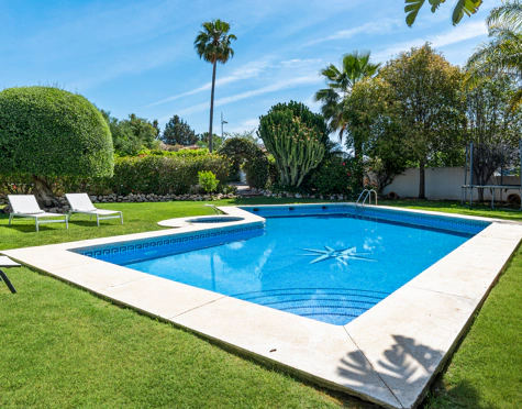 CHARMING ANDALUSIAN VILLA WITH SEA VIEWS IN EL PARAÍSO ALTO, BENAHAVÍS