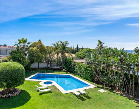 CHARMING ANDALUSIAN VILLA WITH SEA VIEWS IN EL PARAÍSO ALTO, BENAHAVÍS
