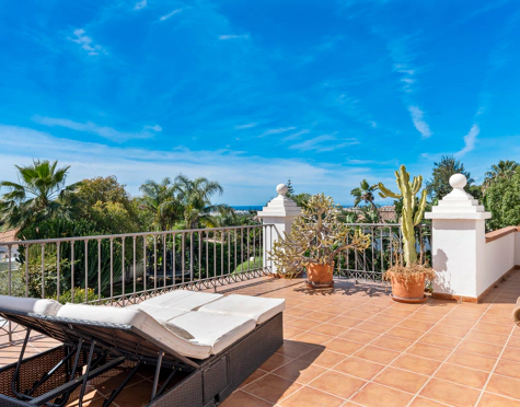 CHARMING ANDALUSIAN VILLA WITH SEA VIEWS IN EL PARAÍSO ALTO, BENAHAVÍS