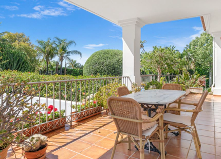 CHARMING ANDALUSIAN VILLA WITH SEA VIEWS IN EL PARAÍSO ALTO, BENAHAVÍS