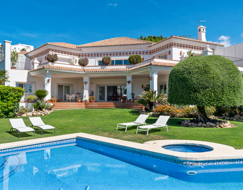 CHARMING ANDALUSIAN VILLA WITH SEA VIEWS IN EL PARAÍSO ALTO, BENAHAVÍS