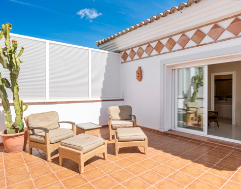 CHARMING ANDALUSIAN VILLA WITH SEA VIEWS IN EL PARAÍSO ALTO, BENAHAVÍS