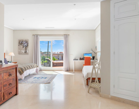 CHARMING ANDALUSIAN VILLA WITH SEA VIEWS IN EL PARAÍSO ALTO, BENAHAVÍS