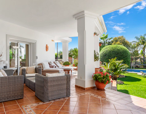 CHARMING ANDALUSIAN VILLA WITH SEA VIEWS IN EL PARAÍSO ALTO, BENAHAVÍS