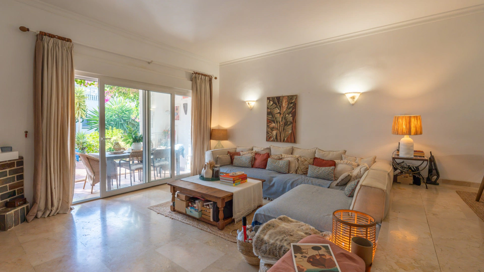 Town House for sale in El Paraiso, Estepona East