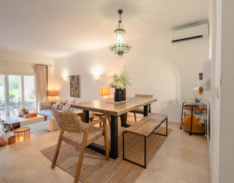 ELEGANT SOUTH-FACING 3-BEDROOM TOWNHOUSE IN ESTEPONA EAST
