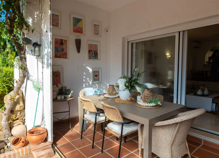 ELEGANT SOUTH-FACING 3-BEDROOM TOWNHOUSE IN ESTEPONA EAST