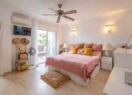 ELEGANT SOUTH-FACING 3-BEDROOM TOWNHOUSE IN ESTEPONA EAST