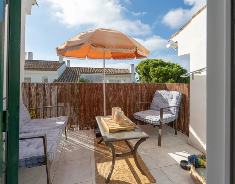 ELEGANT SOUTH-FACING 3-BEDROOM TOWNHOUSE IN ESTEPONA EAST