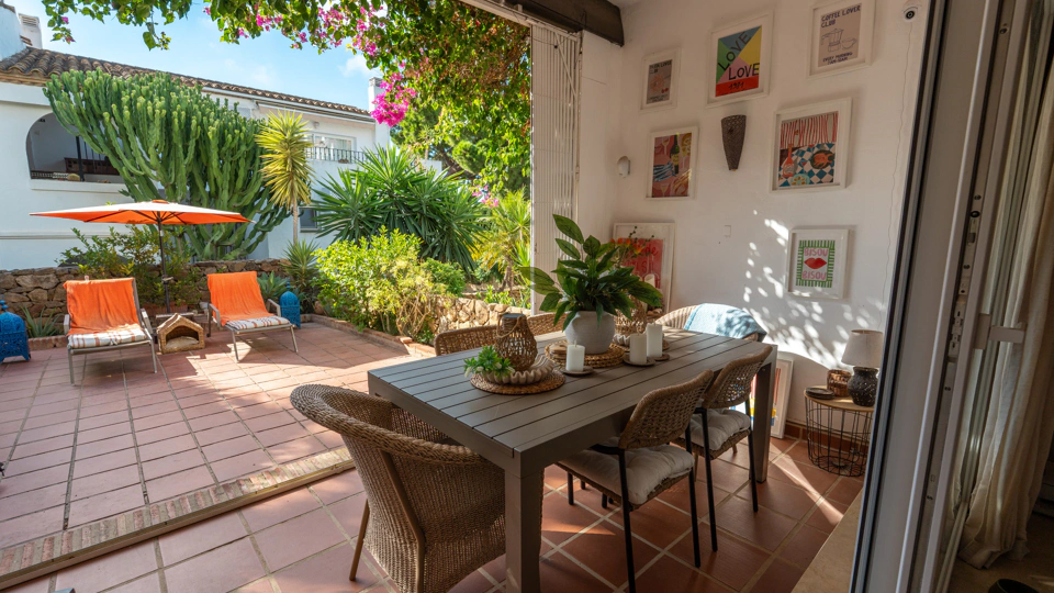 Town House for sale in El Paraiso, Estepona East