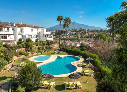 ELEGANT SOUTH-FACING 3-BEDROOM TOWNHOUSE IN ESTEPONA EAST