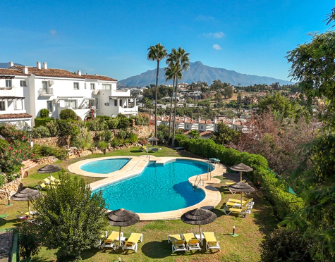 ELEGANT SOUTH-FACING 3-BEDROOM TOWNHOUSE IN ESTEPONA EAST