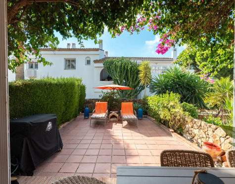 ELEGANT SOUTH-FACING 3-BEDROOM TOWNHOUSE IN ESTEPONA EAST